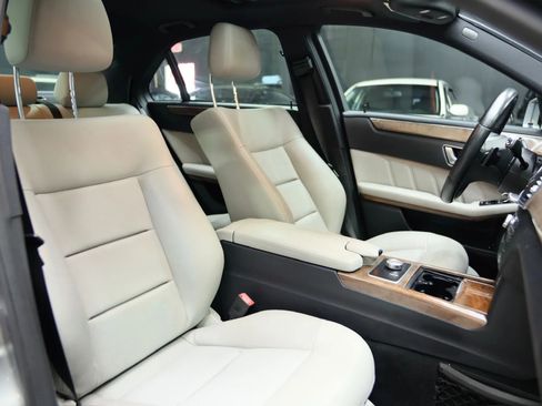 Used 2013 Mercedes-Benz E 350 Sedan image 23