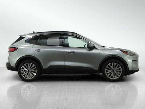 Used 2022 Ford Escape Titanium image 6