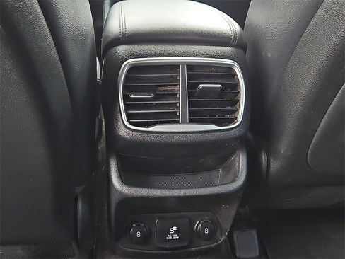 Used 2020 Hyundai Santa Fe Limited image 18