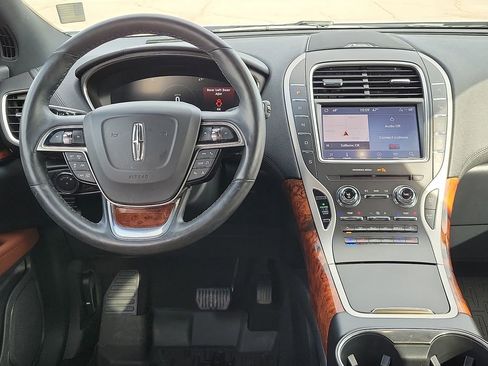 Used 2020 Lincoln Nautilus Reserve w/ Equipment Group 201A image 9