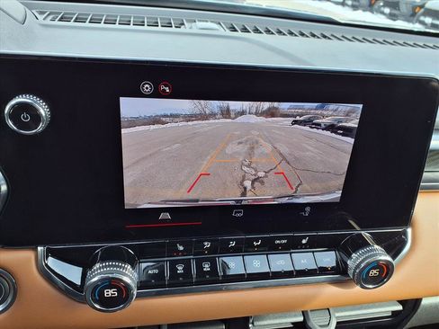 Used 2025 GMC Canyon AT4 image 5