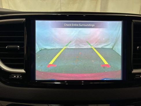 Used 2026 Chrysler Pacifica Select FWD image 27