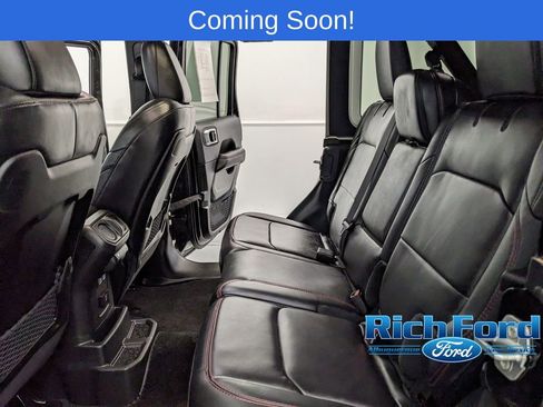 Used 2025 Jeep Wrangler Unlimited Rubicon AWD/4WD image 16