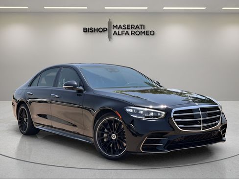 Used 2023 Mercedes-Benz S 580 4MATIC Sedan w/ AMG Line image 1