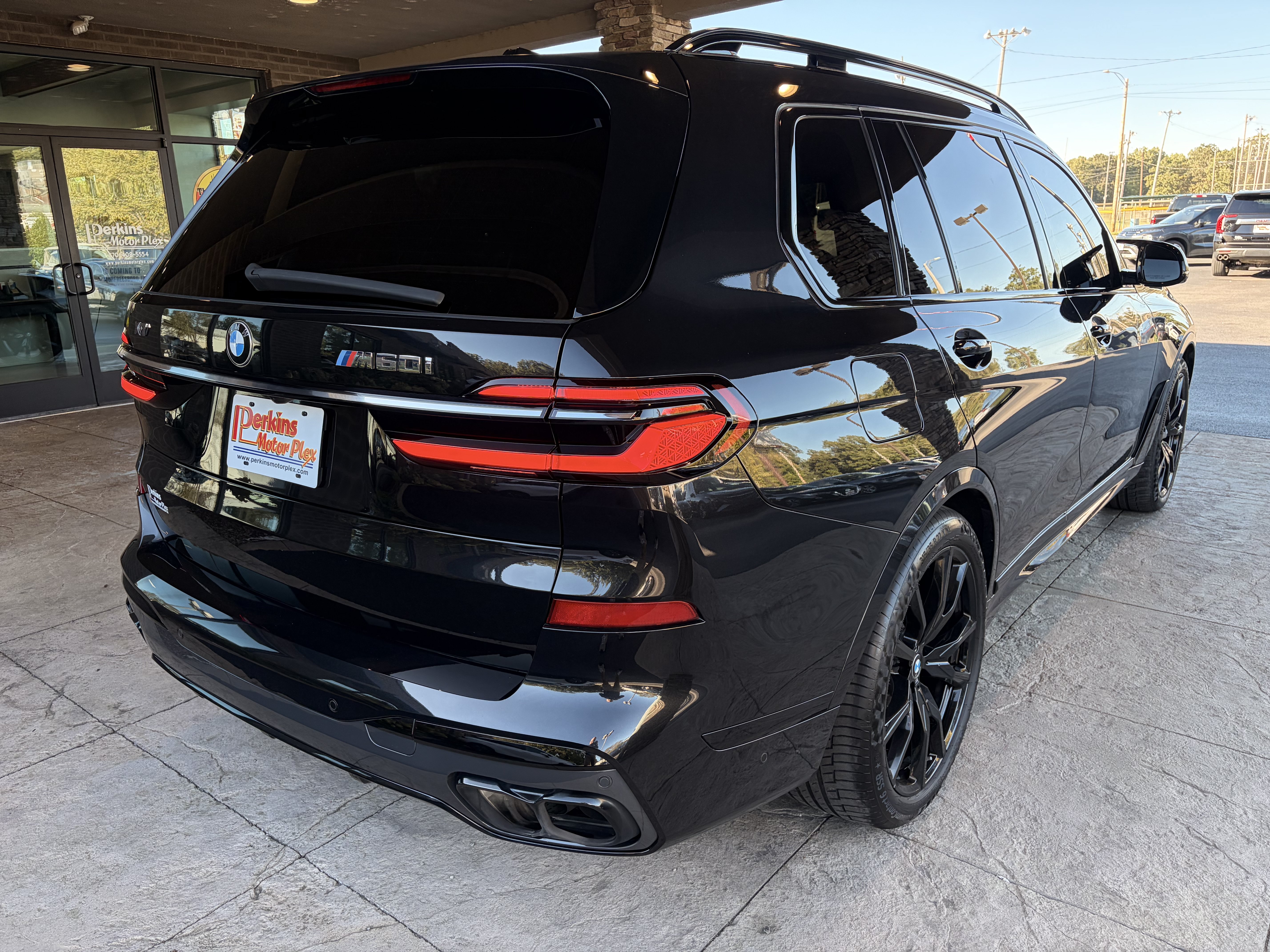 Used 2023 BMW X7 M60i w/ Executive Package AWD/4WD image 6