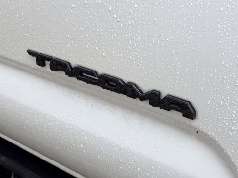 Used 2019 Toyota Tacoma TRD Off-Road image 15