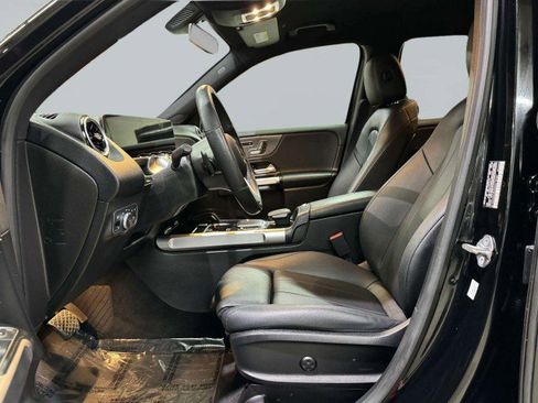 Used 2021 Mercedes-Benz GLB 250 image 24