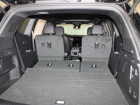 Used 2025 GMC Acadia Denali w/ LPO, Floor Liner Package image 40