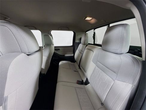 Certified 2025 Nissan Frontier SV w/ SV Convenience Package image 9