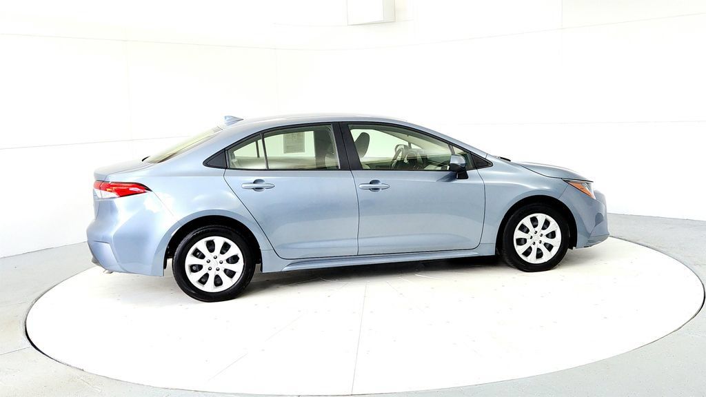 Used 2023 Toyota Corolla LE w/ Carpet Mat Package (TMS) FWD image 6