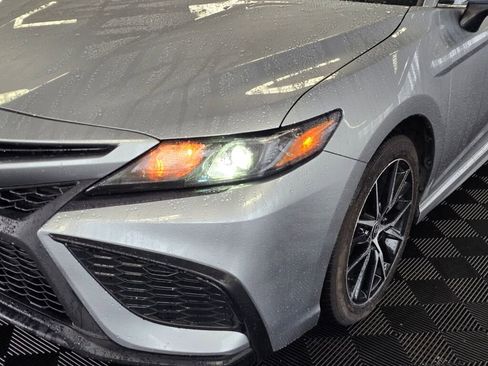 Used 2024 Toyota Camry SE image 10