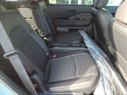 New 2026 Nissan Pathfinder SV image 17