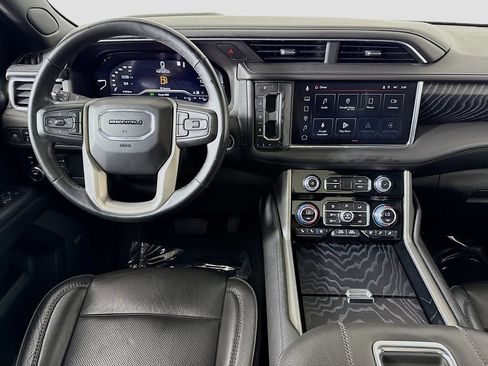 Used 2023 GMC Yukon XL Denali AWD/4WD image 23