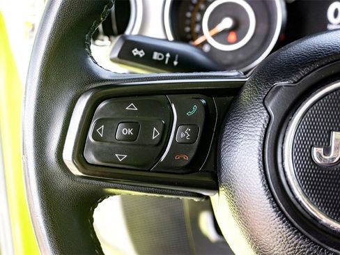 Used 2023 Jeep Gladiator Sport image 18