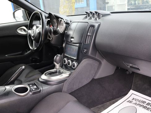 Used 2013 Nissan 370Z Roadster image 39
