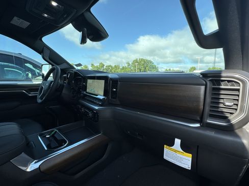 Certified 2025 Chevrolet Silverado 3500 High Country w/ High Country Premium Package image 30