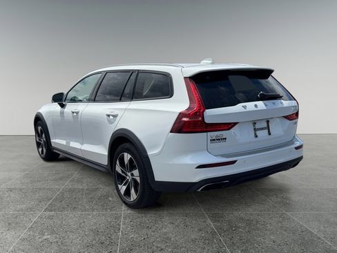 Used 2020 Volvo V60 T5 Cross Country AWD/4WD image 4
