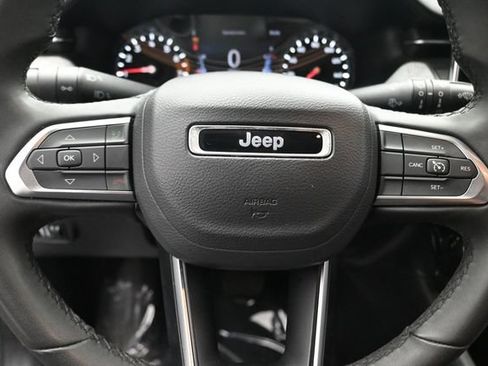 Used 2024 Jeep Compass Latitude AWD/4WD image 15