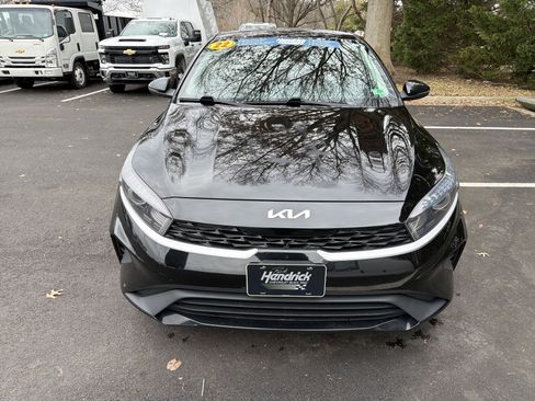 Used 2022 Kia Forte LXS w/ LXS Technology Package image 3