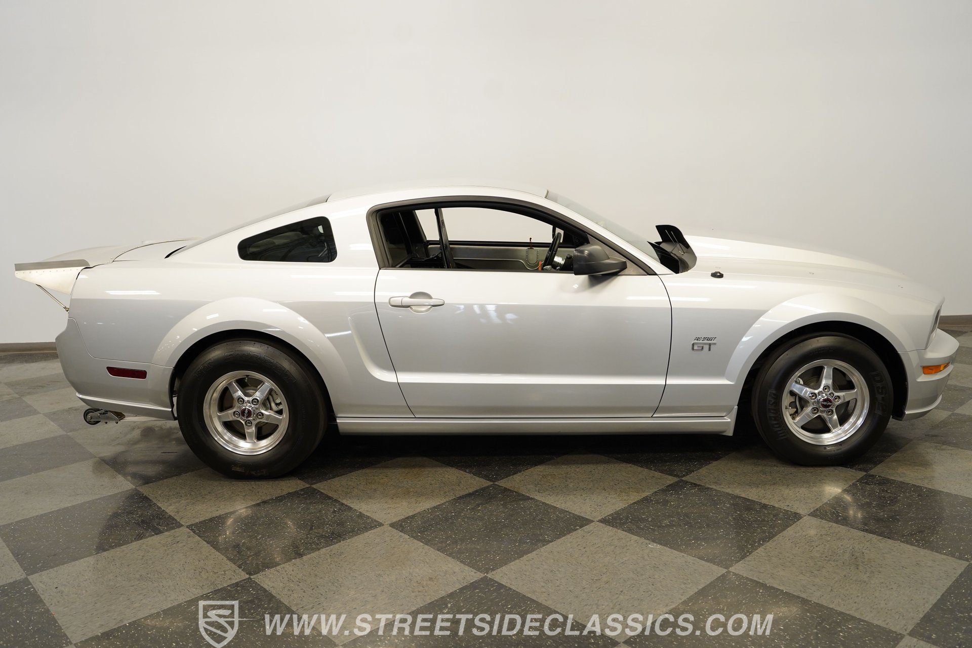 Used 2006 Ford Mustang GT RWD image 15