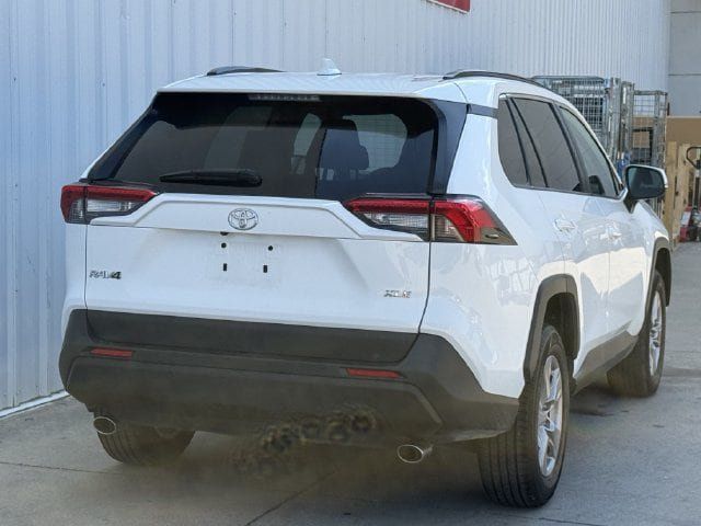 Used 2025 Toyota RAV4 XLE FWD image 4