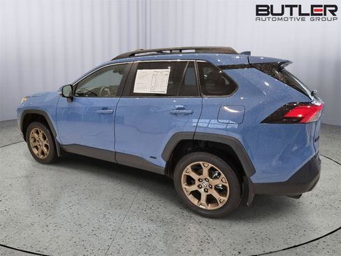 Used 2023 Toyota RAV4 AWD Hybrid image 7