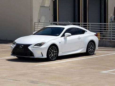 Used 2016 Lexus RC 200t RWD image 3