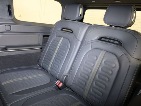 Used 2025 Rivian R1S Adventure AWD/4WD image 11