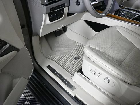 Used 2025 Cadillac Escalade Sport Platinum w/ LPO, Floor Liner Package AWD/4WD image 7