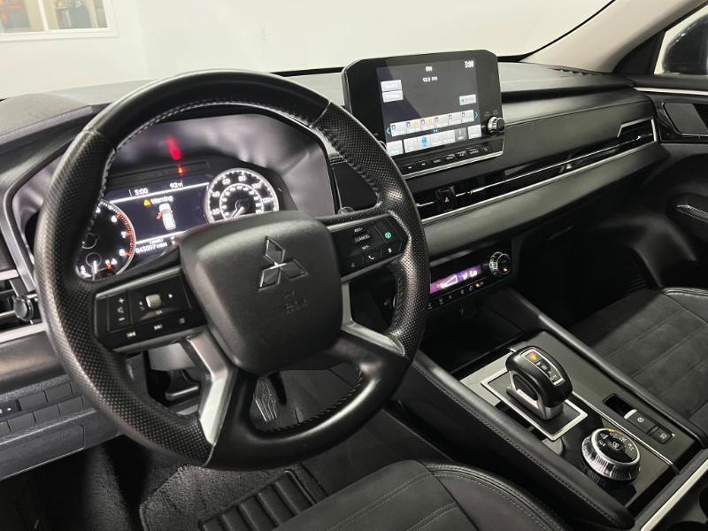 Used 2023 Mitsubishi Outlander SE FWD image 8