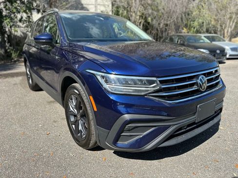 Used 2022 Volkswagen Tiguan SE AWD/4WD image 2
