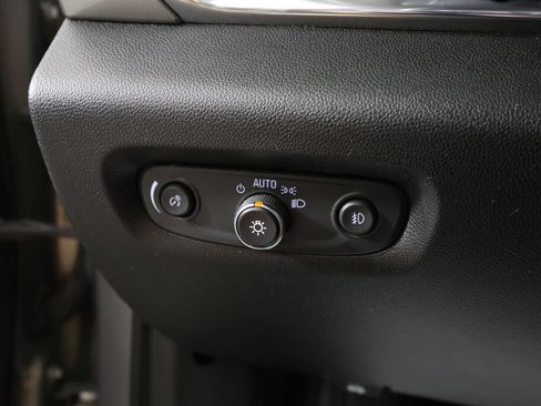 Used 2018 Chevrolet Traverse LT FWD image 32