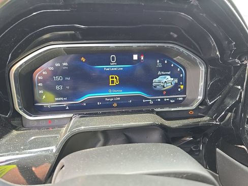 Used 2022 Chevrolet Silverado 1500 LTZ AWD/4WD image 2