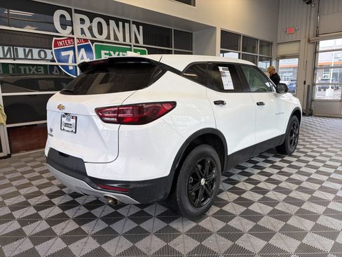 Used 2025 Chevrolet Blazer LT FWD image 6