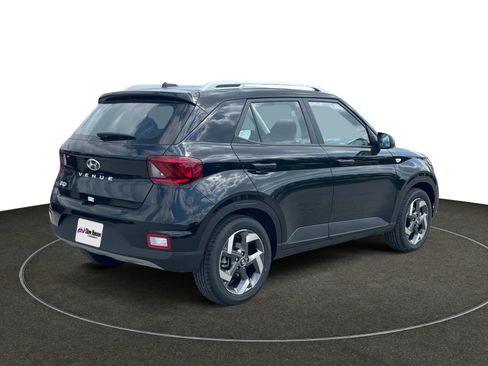 New 2025 Hyundai Venue SEL image 6