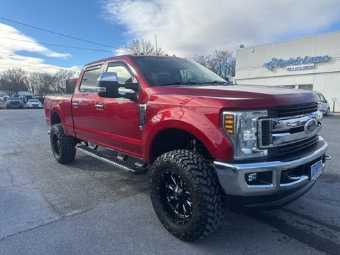 Used 2019 Ford F250 XLT w/ XLT Premium Package image 8