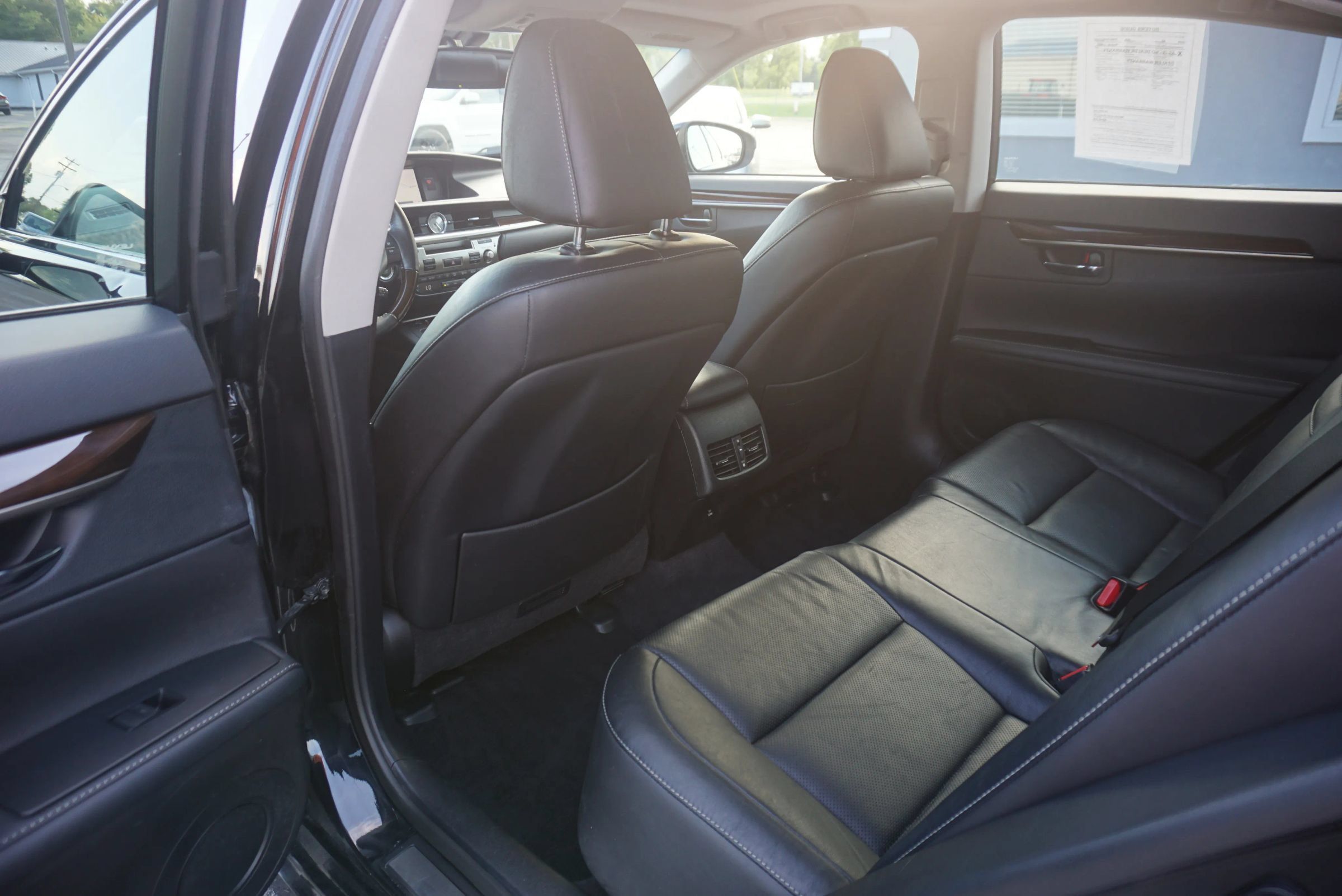 Used 2014 Lexus ES 350 w/ Luxury Package FWD image 18