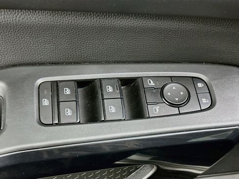 Used 2023 Nissan Pathfinder SV AWD/4WD image 15