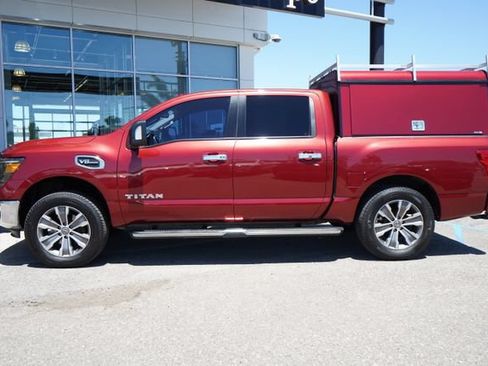Used 2017 Nissan Titan SL RWD image 5