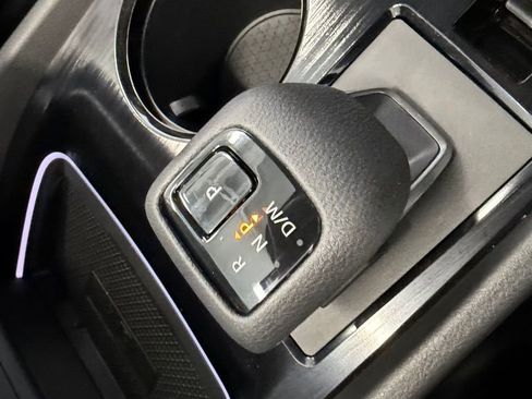 Used 2025 Nissan Rogue SL w/ SL Premium Package image 15