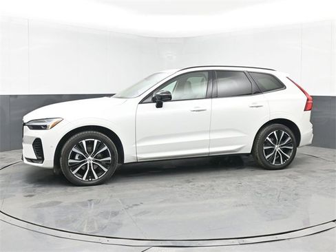 Used 2024 Volvo XC60 B5 Plus image 6