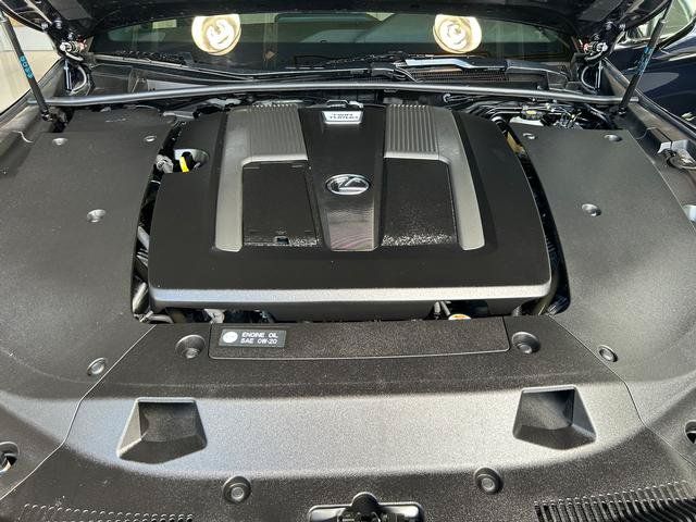 Used 2021 Lexus LS 500 AWD w/ Accessory Package (Z1) image 12