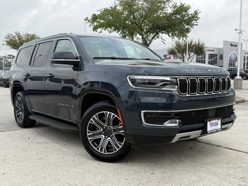 Used 2024 Jeep Wagoneer Series II image 2