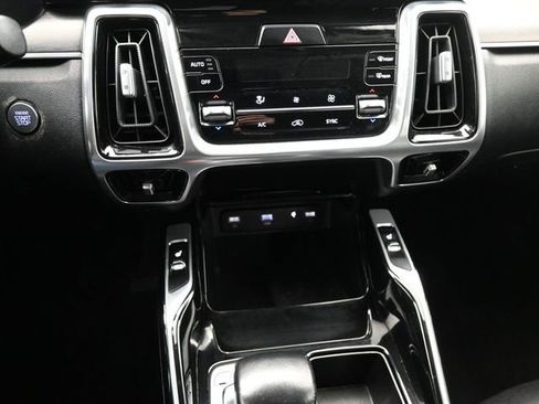 Used 2021 Kia Sorento SX image 31