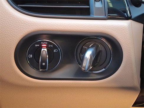 Used 2022 Porsche Macan S image 25