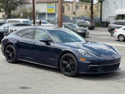 Used 2018 Porsche Panamera image 24
