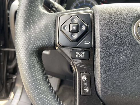 Used 2019 Toyota 4Runner TRD Off-Road AWD/4WD image 31