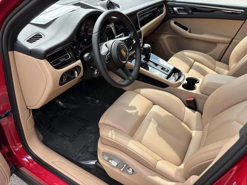 Certified 2026 Porsche Macan AWD/4WD image 19