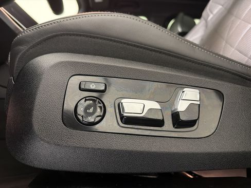Used 2024 BMW X5 sDrive40i w/ M Sport Package RWD image 11