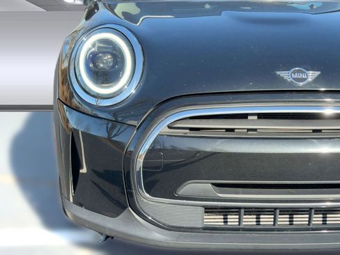 Certified 2023 MINI Cooper 2-Door Hardtop w/ Signature Upholstery Package image 11